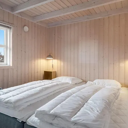 Nomi - 100m From The Sea By Interhome *