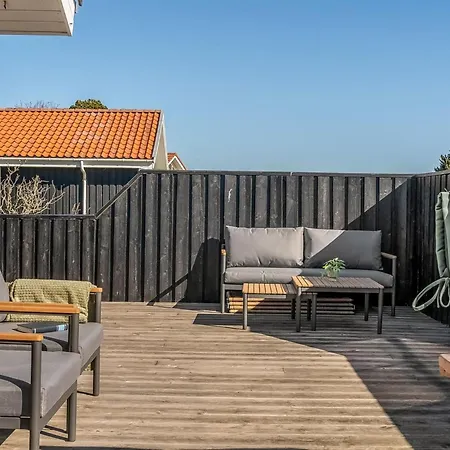 Nomi - 100m From The Sea By Interhome