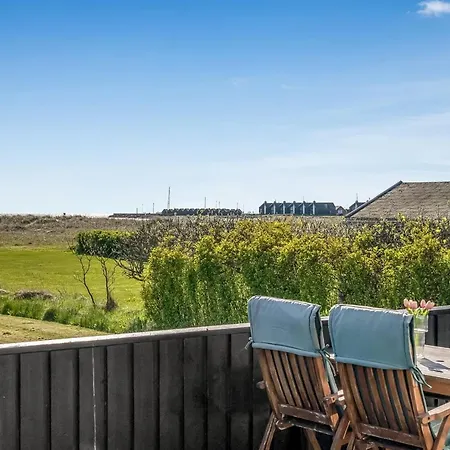 Nomi - 100m From The Sea By Interhome *