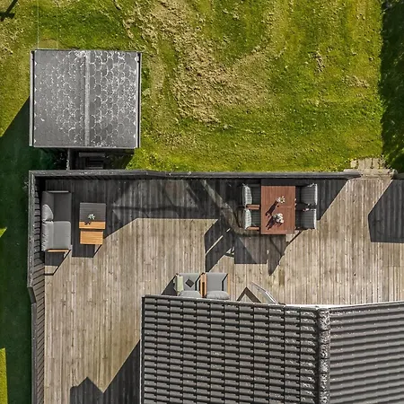 Nomi - 100m From The Sea By Interhome *